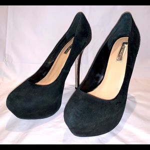 H by Halston Black Suede Pumps size 7
